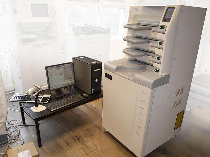 Dental panoramic proline PM2002 CC, numerical scanner Fujifilm.